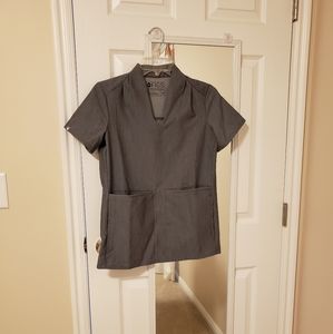 Dark gray oversized-pockets scrub top